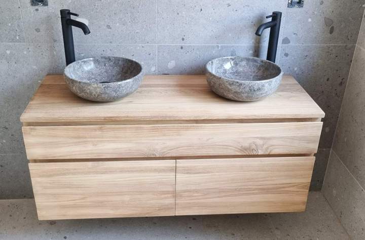 Meuble de salle de bain posé après réparation tuyaux Bourgoin-Jallieu